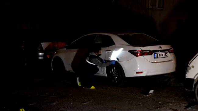 Birlikte yaşadığı kişinin aracına bomba yerleştirdi